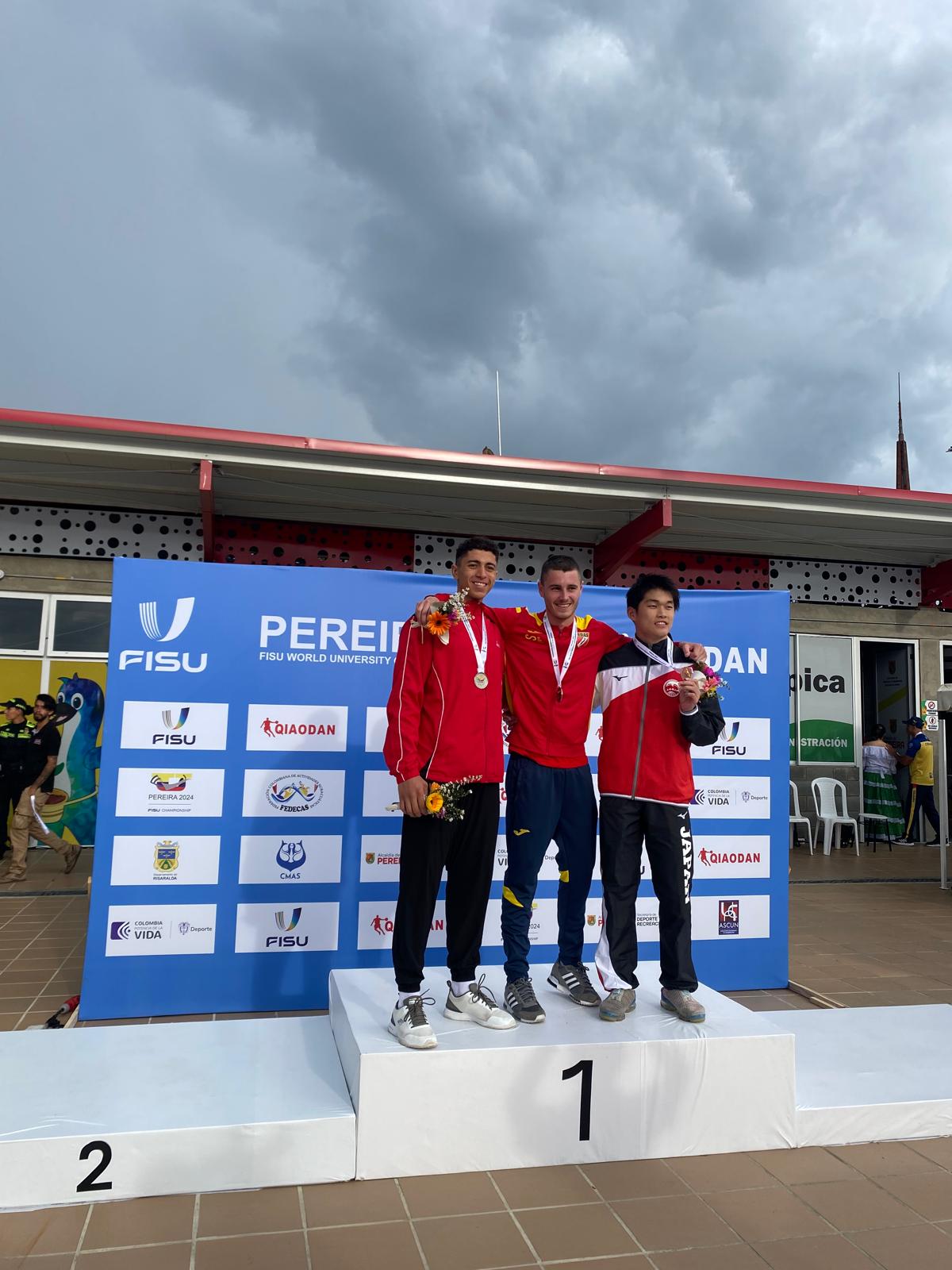 Oier Irisarri se alza con el oro en el Mundial Universitario de Natación con Aletas